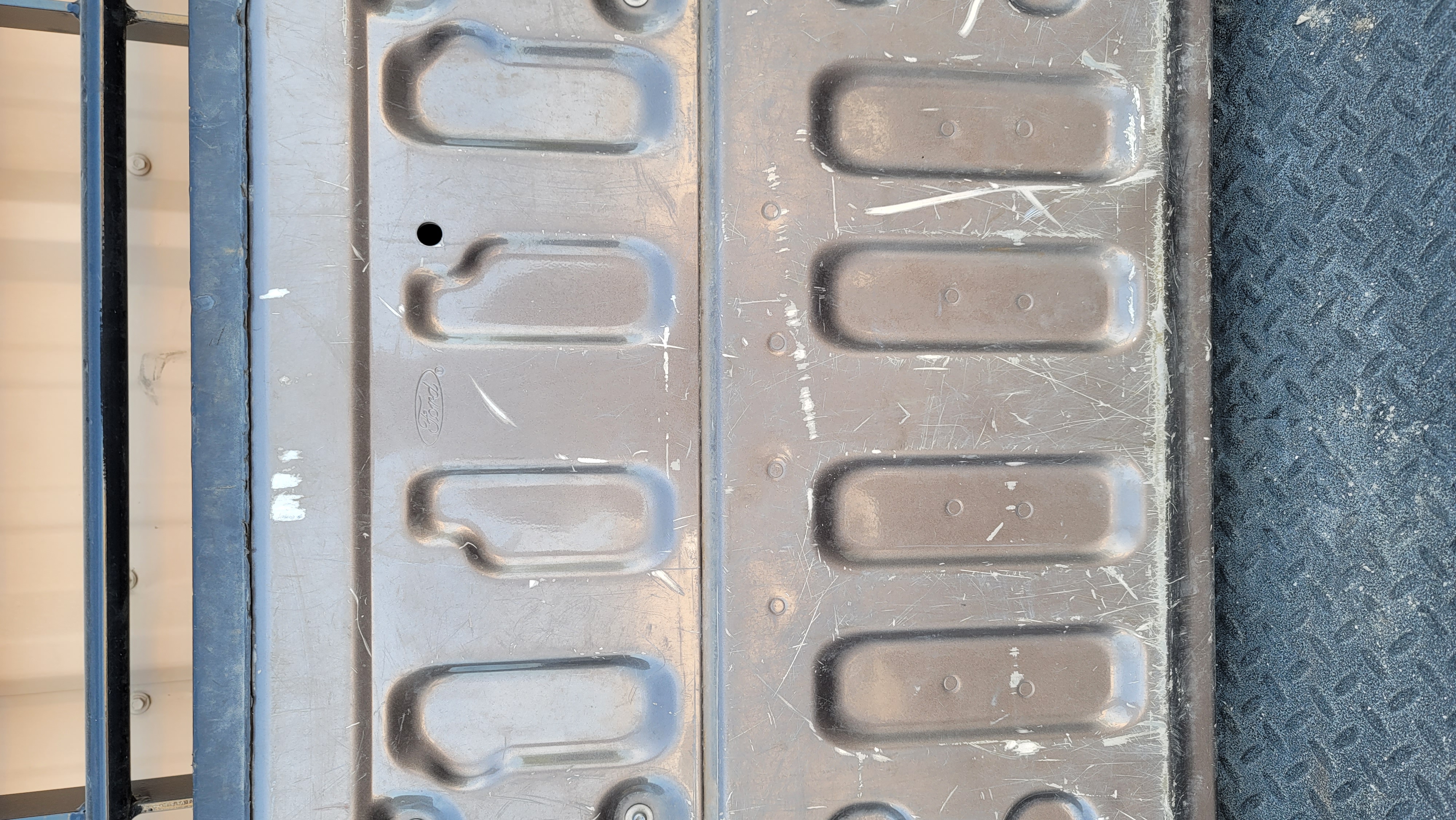2011–2016 Ford F-250/F-350 Super Duty Silver Tailgate-169 – Image 5