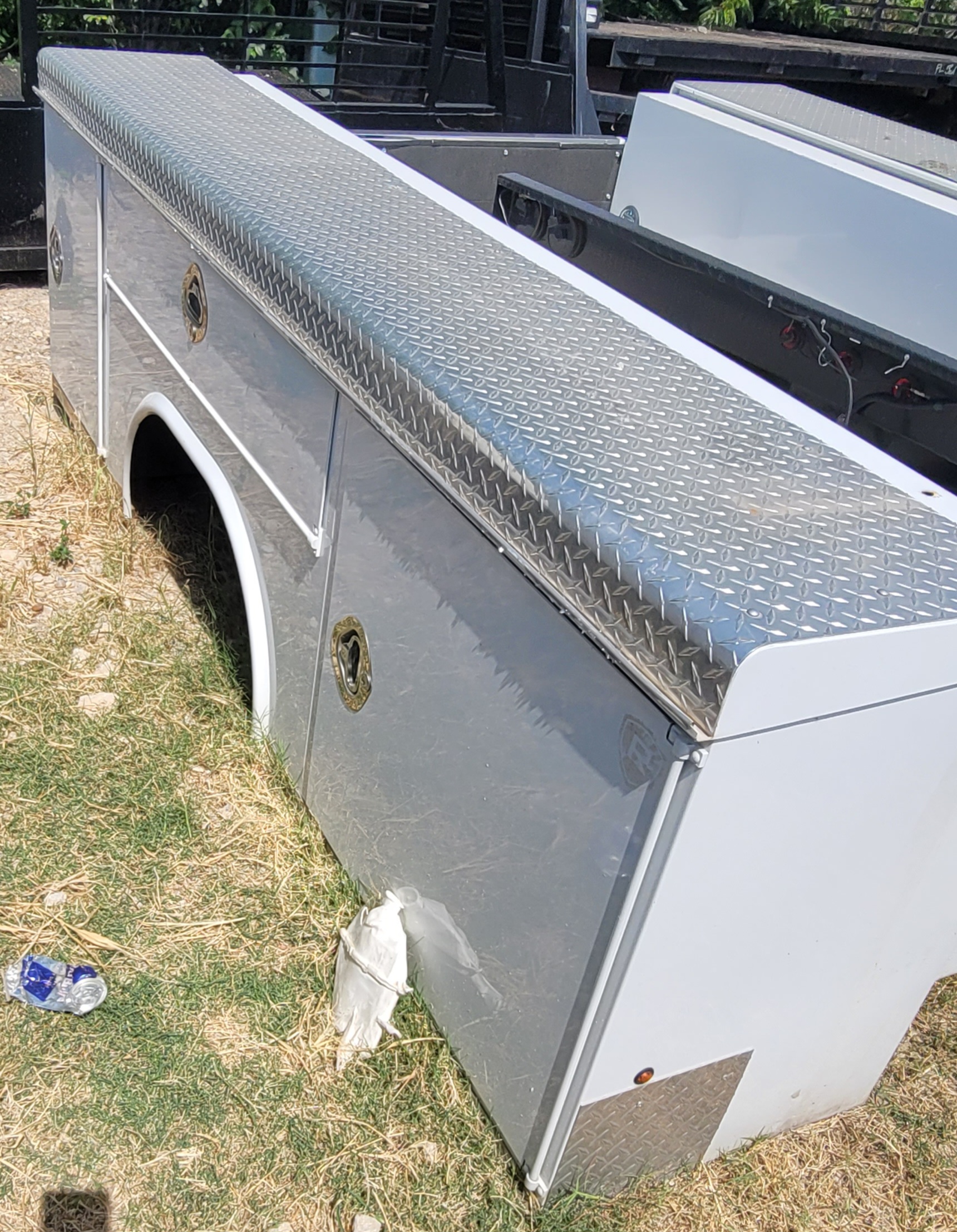 Royal 9' Service Body – White – Mint Condition – UTIL-50 – Image 3