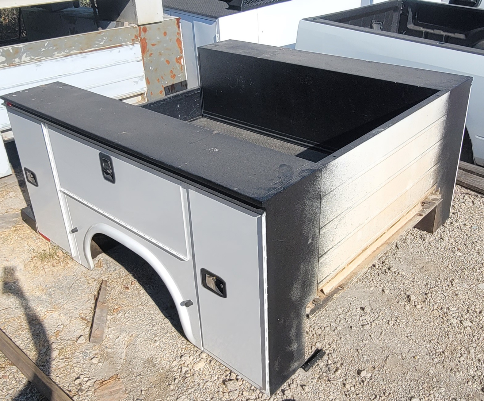Knapheide 6'11" Short-Bed Service Body w/ Service Bumper – UTIL-55 – Image 4