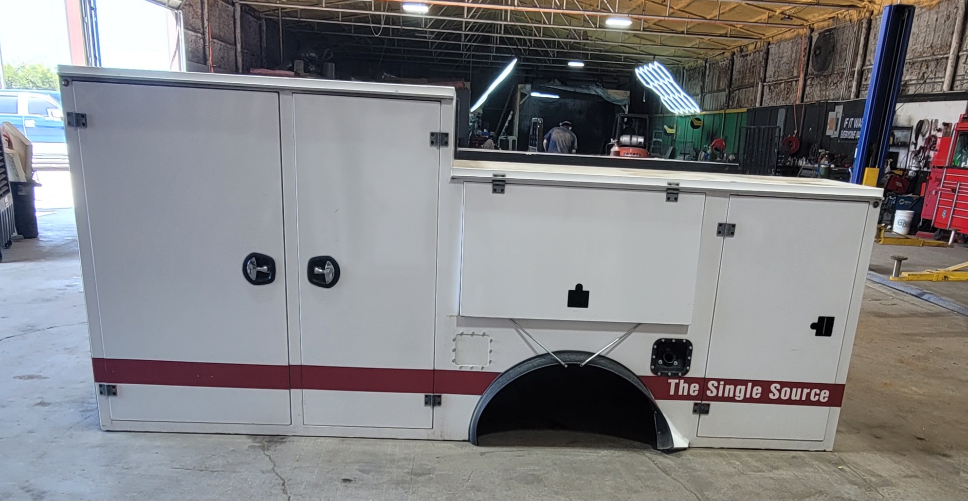 Freedom 11' DRW Crane Service Body – 84" CA – Cab & Chassis – Image 2