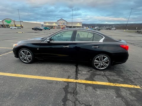 2014 Infiniti Q50  – Image 2