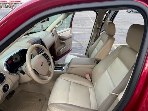 2008 Ford Explorer – Image 5