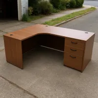 Desk – Large / L-Shaped – Furniture, Easy Access (Garage / Driveway / Curb)