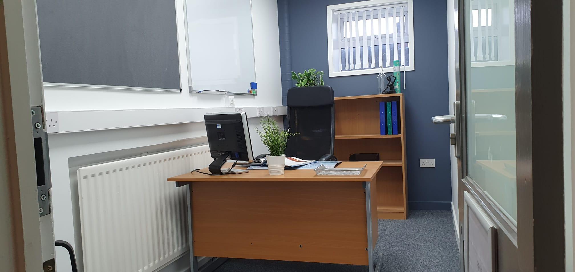 1 to 2 person office (No VAT) FF15 – Image 3