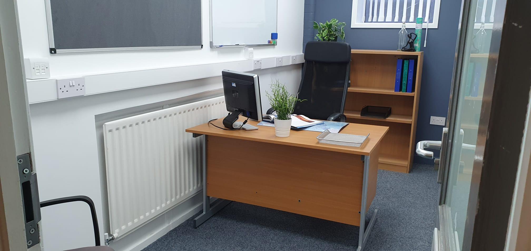 1 to 2 person office (No VAT) FF15 – Image 2