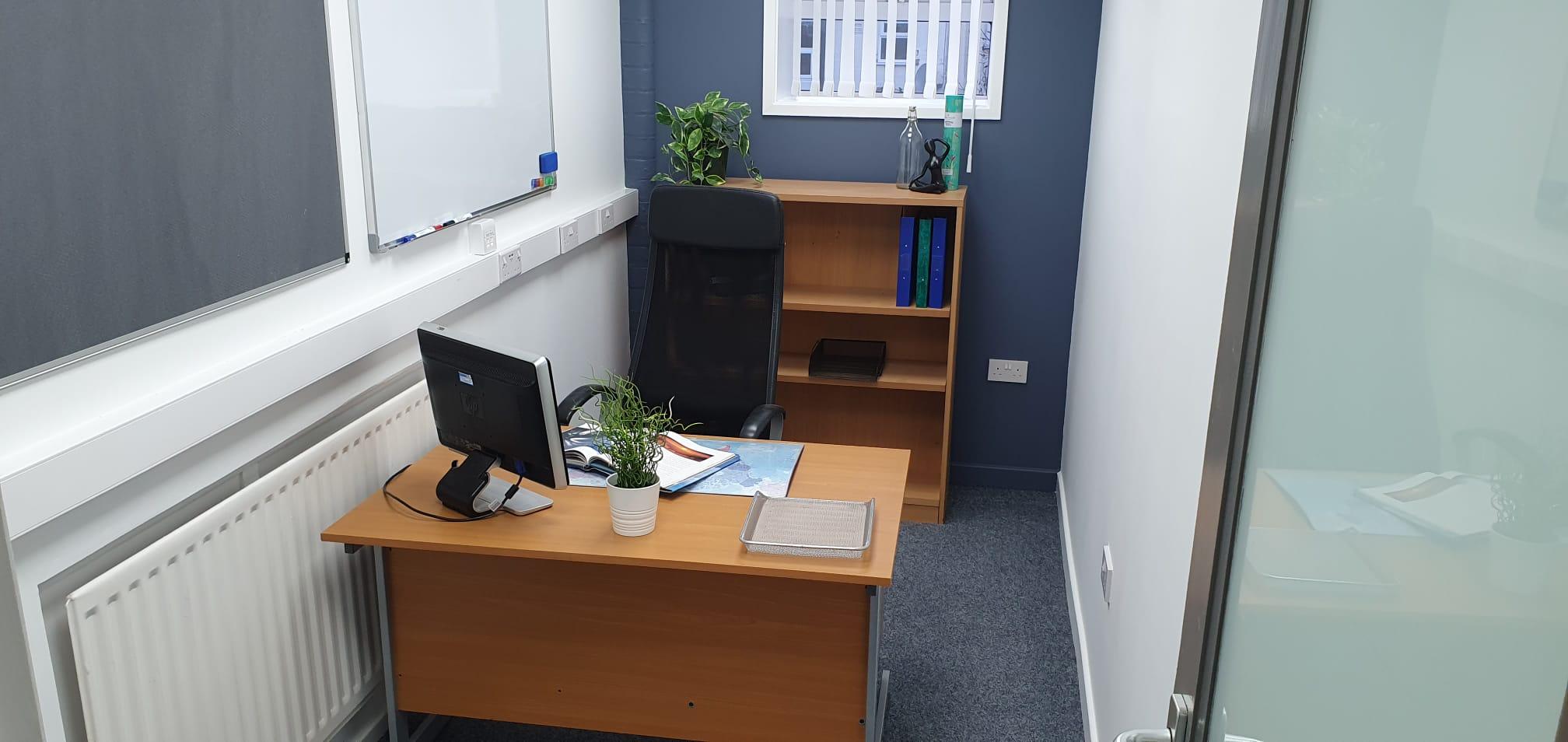 1 to 2 person office (No VAT) FF15 – Image 5