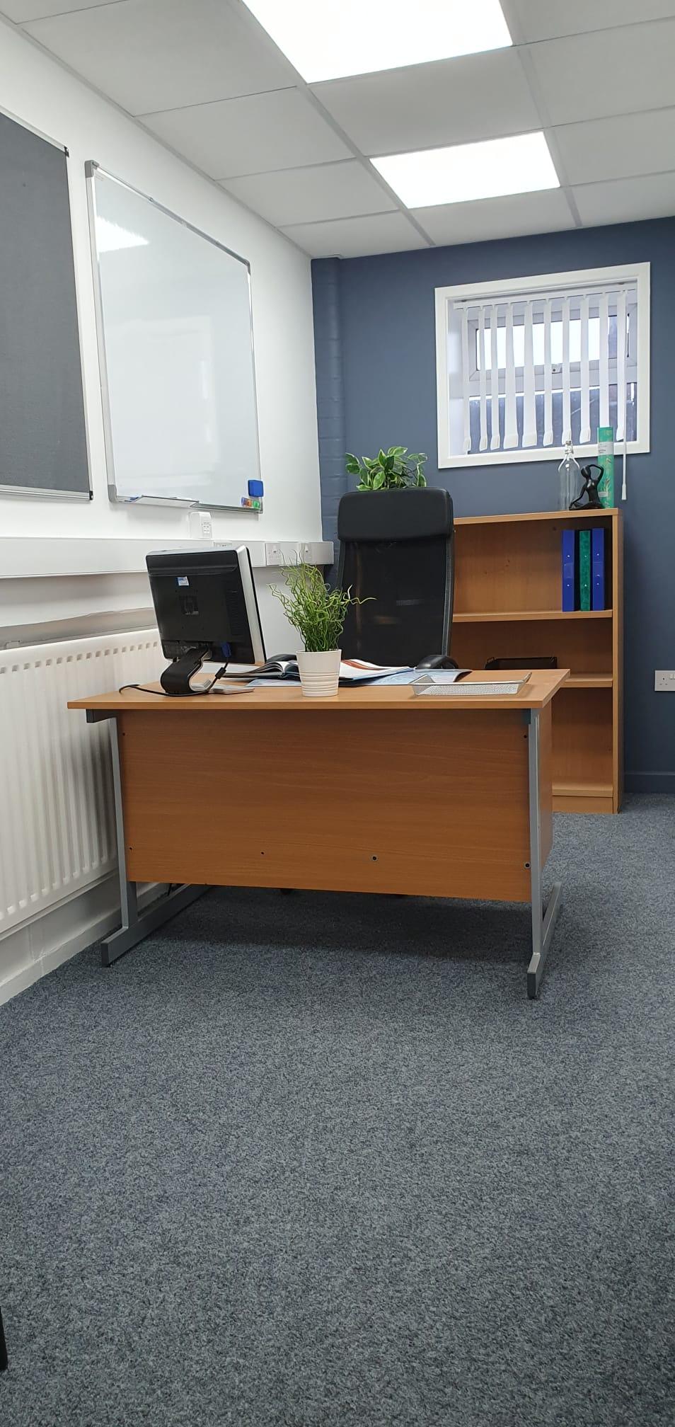 1 to 2 person office (No VAT) FF15 – Image 4