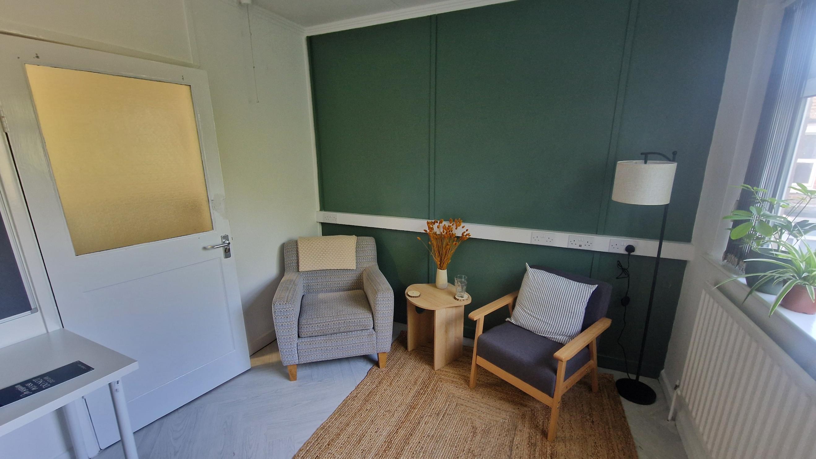 2 person office  (No VAT) FF8 – Image 2