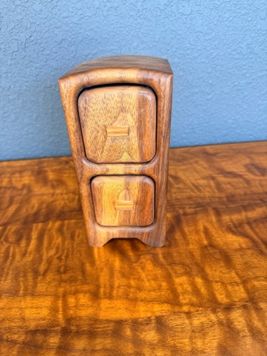 Walnut Bandsaw Box – Image 1