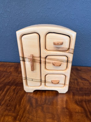 Ambrosia Maple Bandsaw Box – Image 1