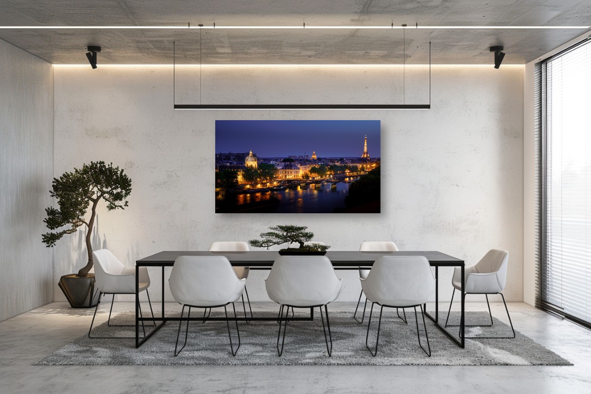 A First Night in the City of Lights – Image 4