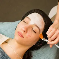 14k Gold Facial – Image 1
