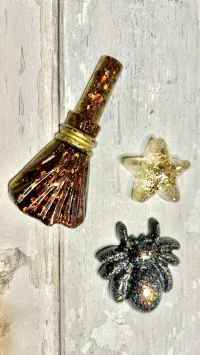 Trio of Resin Halloween treasures – Image 6