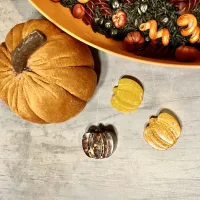 Trio of Resin Pumpkin Treasures – Image 2