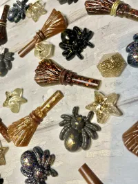 Trio of Resin Halloween treasures – Image 2