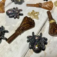 Trio of Resin Halloween treasures – Image 7