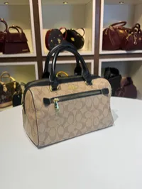 coach – Image 1