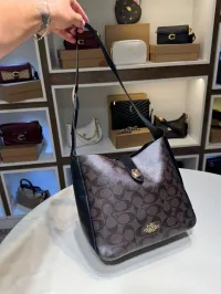 coach – Image 1
