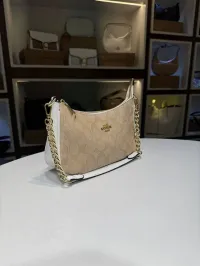 coach – Image 1