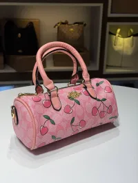 coach – Image 1