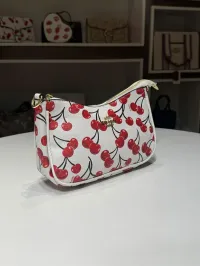 coach – Image 1