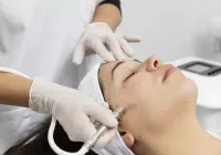 AknoEvit Facial – Image 1