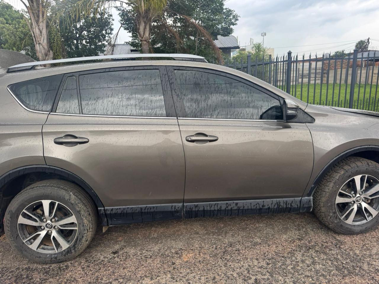2017 Toyota RAV4 2.0 GX – Image 2