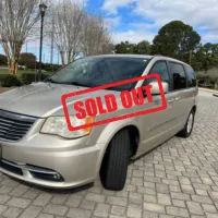 2013 Chrysler Town and Country Touring – Image 1