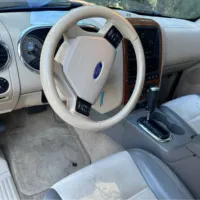 2006 Ford Explorer Eddie Bauer – Image 7