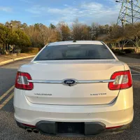 2011 Ford Taurus – Image 6