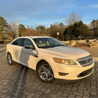 2011 Ford Taurus – Image 8