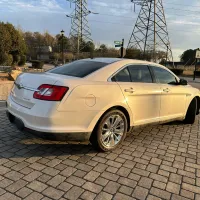 2011 Ford Taurus – Image 12
