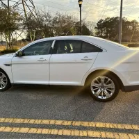 2011 Ford Taurus – Image 13