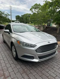 2013 Ford Fusion S – Image 2