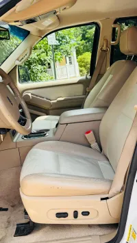 2007 Ford Explorer – Image 10
