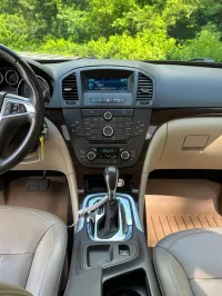 2011 Buick Regal – Image 11