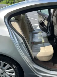 2011 Buick Regal – Image 14