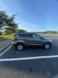 2014 Ford Escape – Image 13