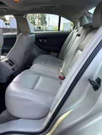 2011 Ford Taurus SEL – Image 7
