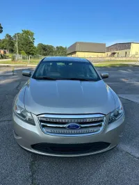 2011 Ford Taurus SEL – Image 9