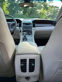 2011 Ford Taurus SEL – Image 6