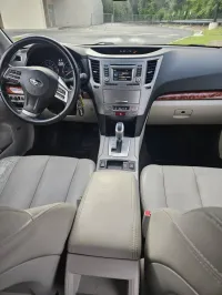 2012 Subaru Outback – Image 10