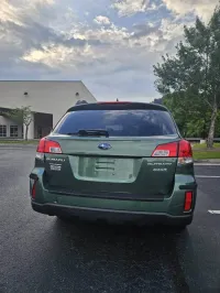 2012 Subaru Outback – Image 8