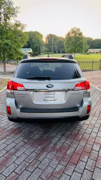 2011 Subaru Outback – Image 23