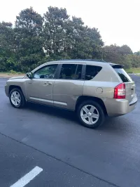 2010 Jeep Compass Latitude – Image 8