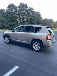 2010 Jeep Compass Latitude – Image 7