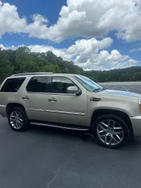 2013 Cadillac Escalade – Image 7