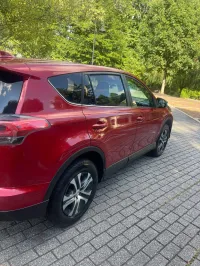 2017 Toyota RAV4 – Image 3