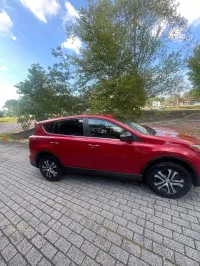 2017 Toyota RAV4 – Image 2