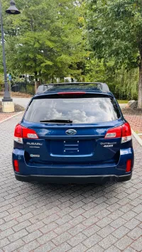 2011 Subaru Outback – Image 2